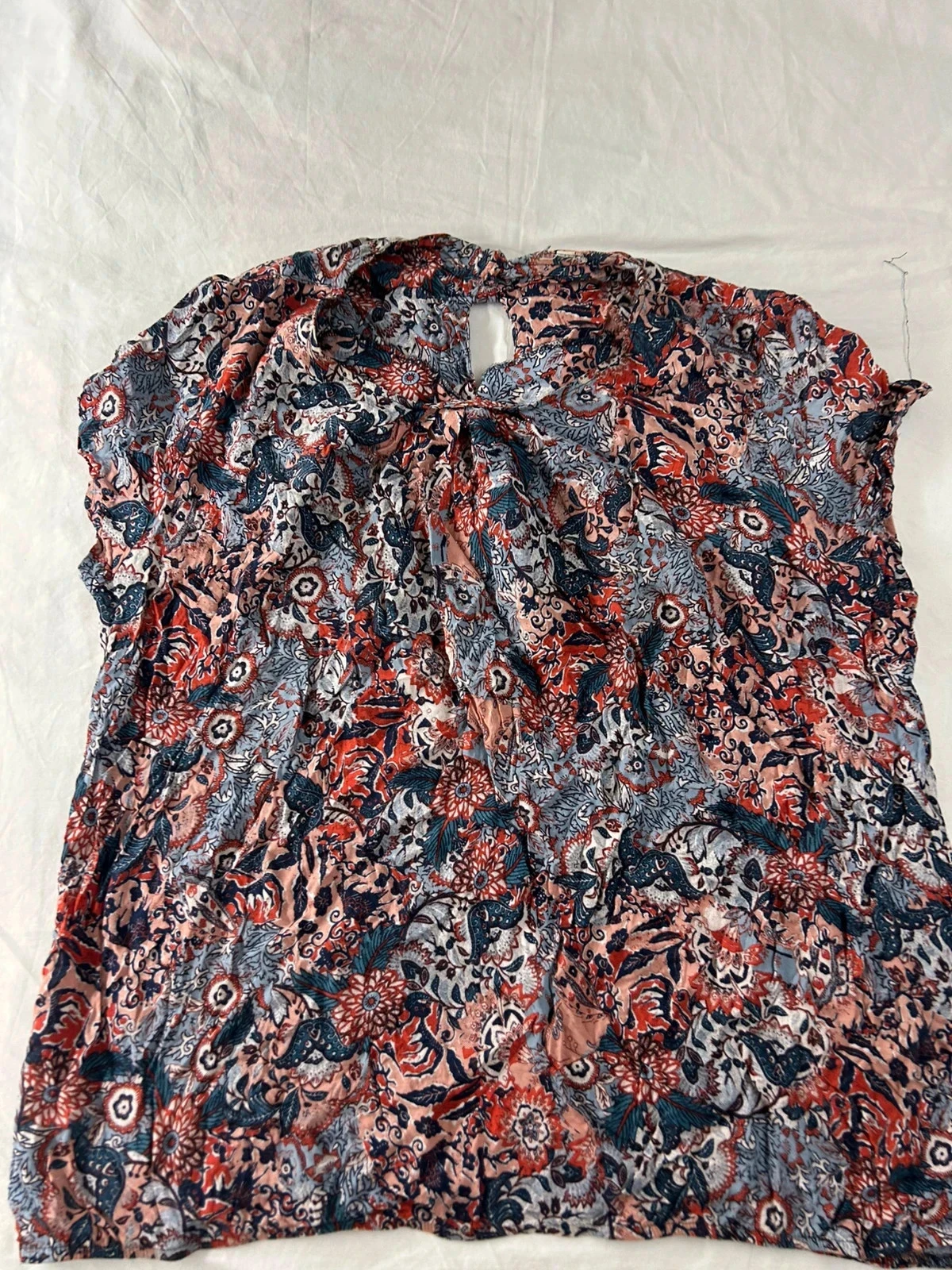 Blusa de manga corta con motivos multicolores, talla M – photo 2